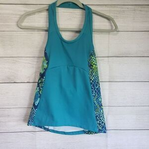 She beest small active wear top